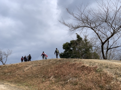 焼米ヶ原(四王寺山コース)を歩く