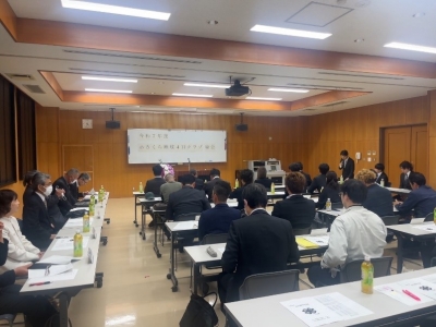 多くの出席者で賑わう会場
