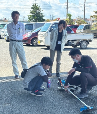 刈払い機の説明の様子