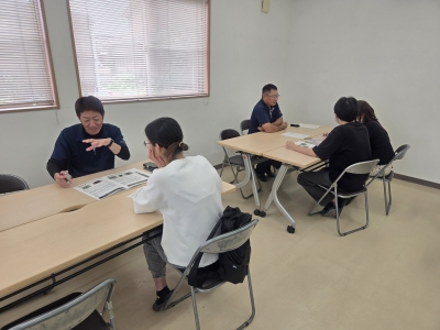 各ブースに分かれての個別相談