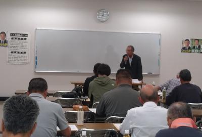 挨拶をする副部会長