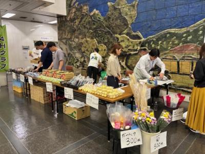 販売会準備の様子